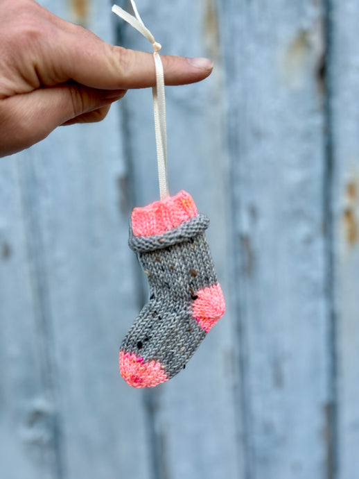 Mini Muffin Top Socks and how I suck at blogging
