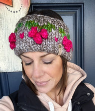 Load image into Gallery viewer, The Jingleberry Earwarmer digital knitting super bulky holiday PATTERN