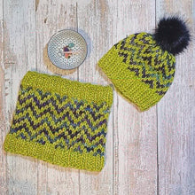 Load image into Gallery viewer, SUPER Find Your Way Cowl super bulky knitting PATTERN