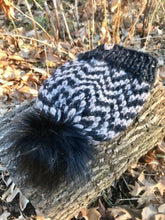 Load image into Gallery viewer, SUPER Find Your Way Beanie Super bulky knitting PATTERN