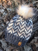Load image into Gallery viewer, SUPER Find Your Way Beanie Super bulky knitting PATTERN