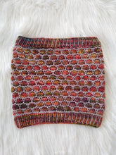 Load image into Gallery viewer, The Solidarity Cowl knitting PATTERN