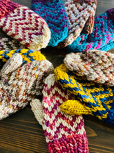 Load image into Gallery viewer, Super Find Your Way Mitts mitten knitting PATTERN