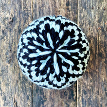 Load image into Gallery viewer, SUPER Find Your Way Beanie Super bulky knitting PATTERN