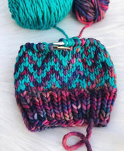 Load image into Gallery viewer, SUPER Find Your Way Beanie Super bulky knitting PATTERN