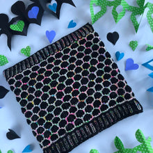 Load image into Gallery viewer, The Solidarity Cowl knitting PATTERN