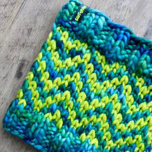 Load image into Gallery viewer, SUPER Find Your Way Cowl super bulky knitting PATTERN