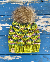 Load image into Gallery viewer, The Scalemaille Beanie knit PATTERN