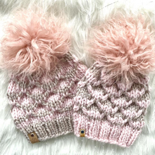 Load image into Gallery viewer, The Scalemaille Beanie knit PATTERN