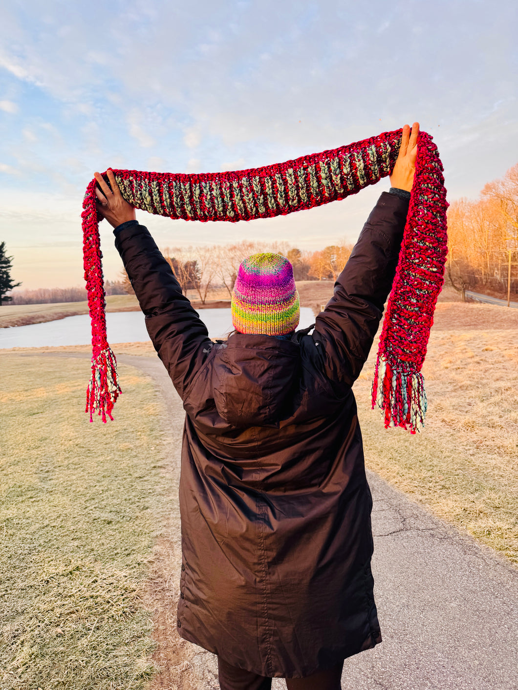 Luxury hand knit scarf gorgeous chunky big warm slow fashion hot pink fringe