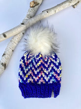 Load image into Gallery viewer, SUPER Find Your Way Beanie Super bulky knitting PATTERN
