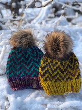 Load image into Gallery viewer, SUPER Find Your Way Beanie Super bulky knitting PATTERN
